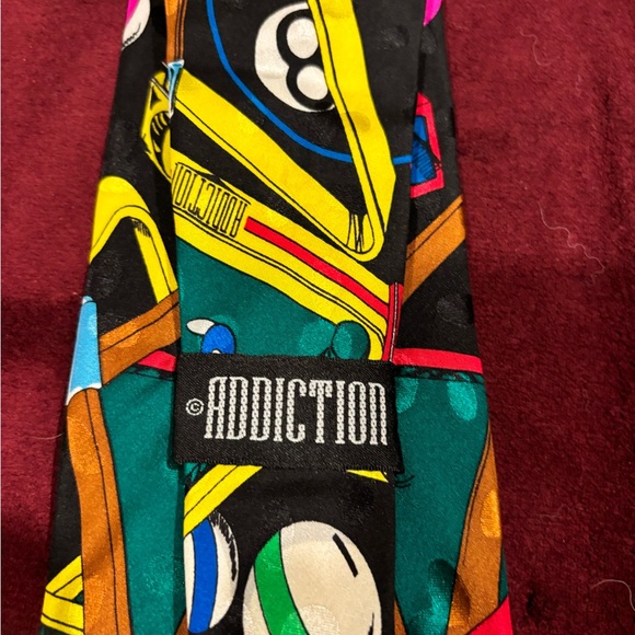 Addiction, pool table tie - Picture 4 of 4